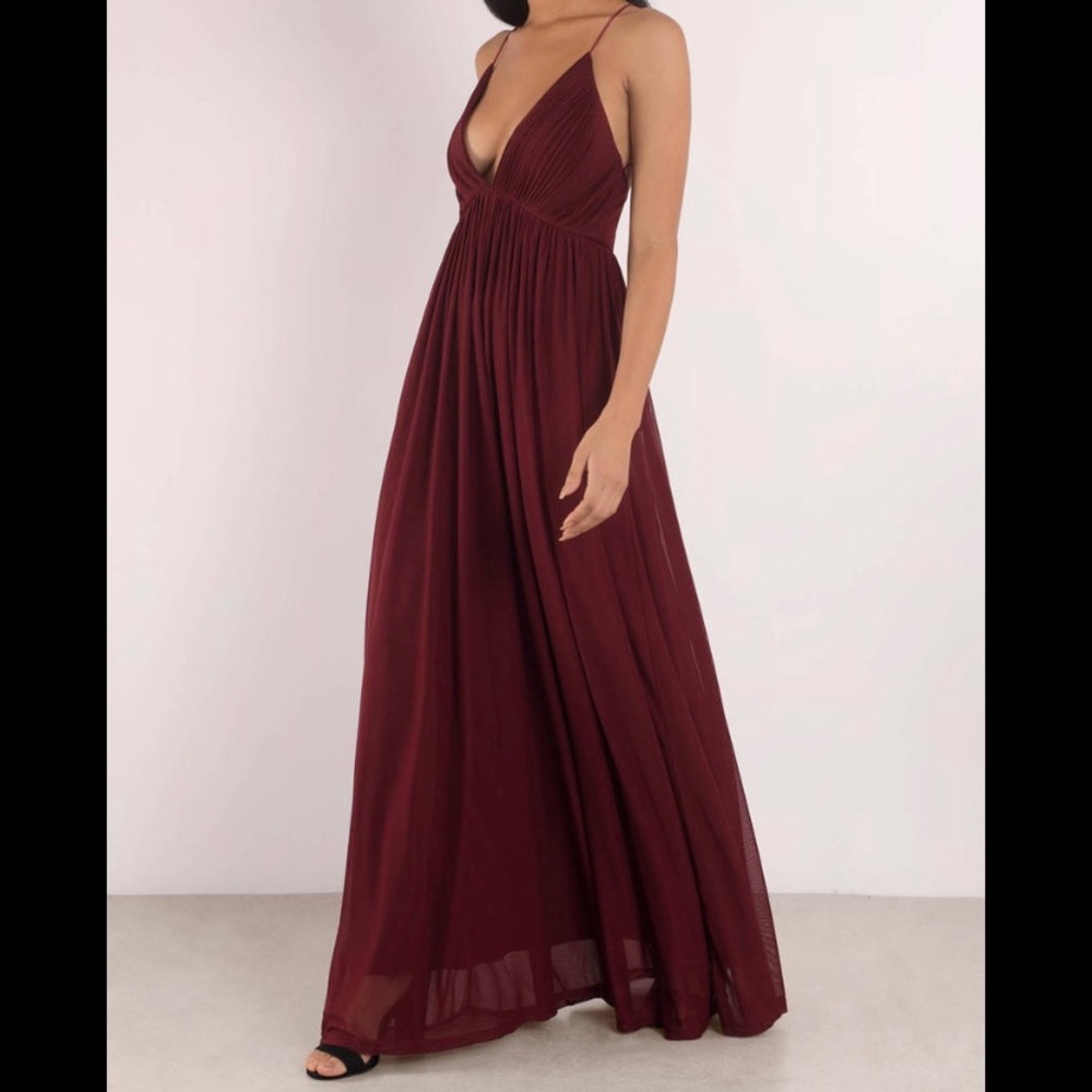 JAMEE PLUNGING MAXI DRESS IN WINE
